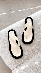 Yamira Thong - Bone