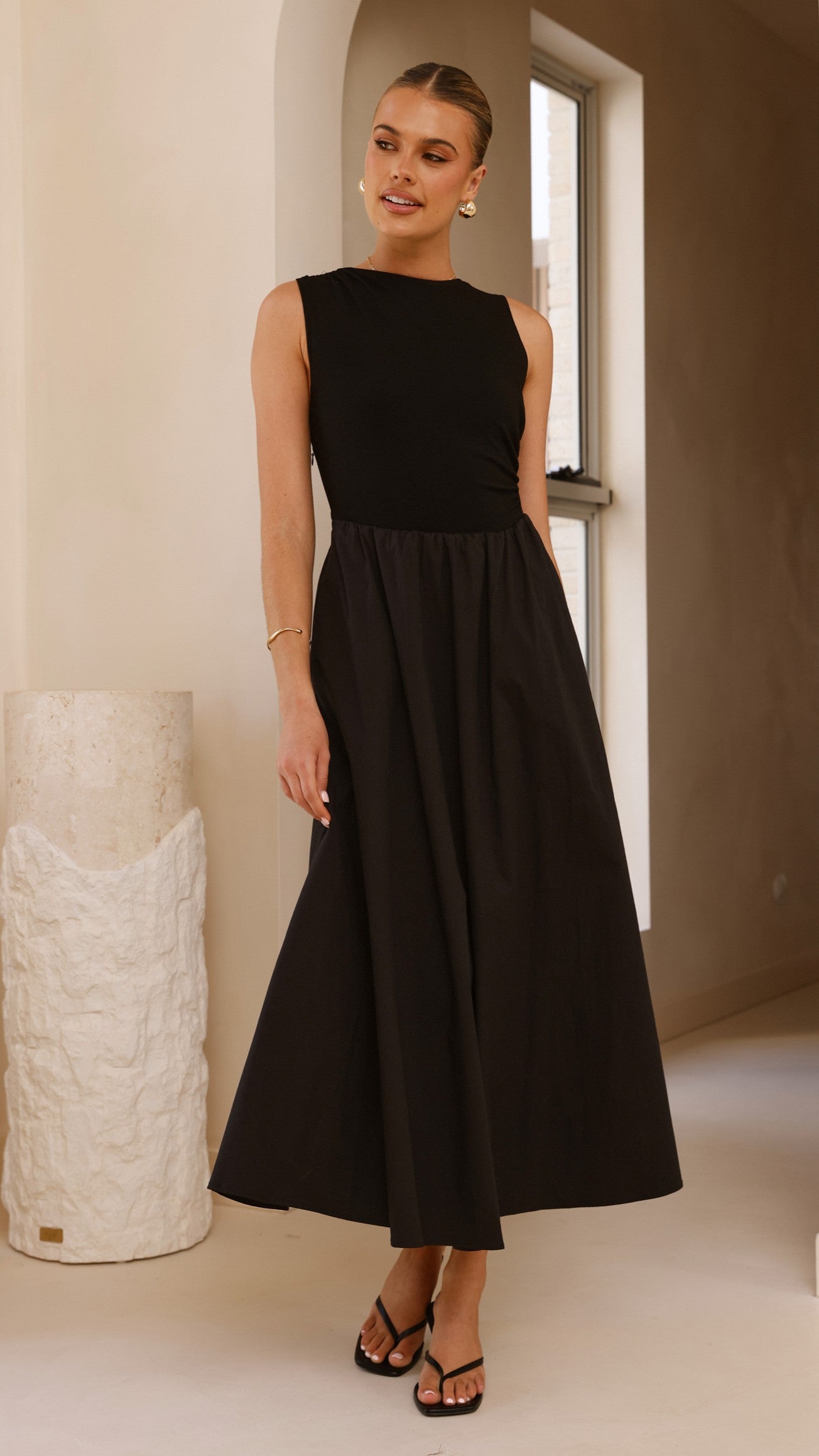 Aria Sleeveless Midi Dress - Black